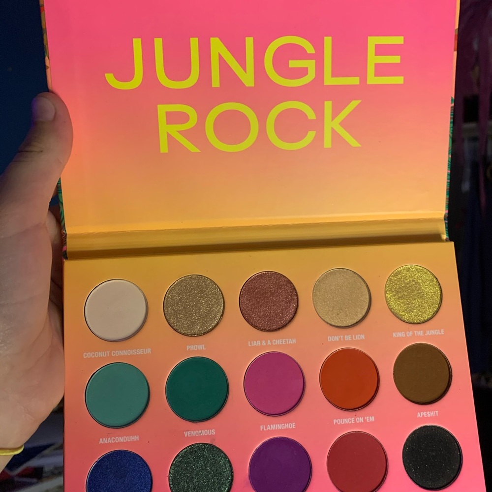 bretman rock eyeshadow pallet !